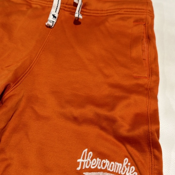 Men’s shorts - Picture 2 of 4